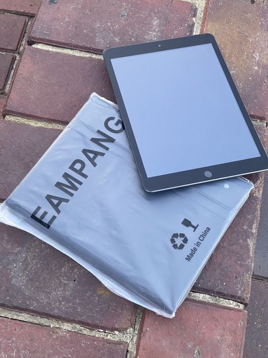 Клавіатура чехол для 7th, 8th, 9th iPad 10,2 чудовий подарунок