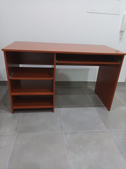 Secretaria  como nova