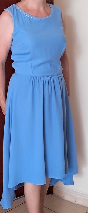 Suknia midi asymetryczna błękitna bez rękawów r.38-40"Reserved".