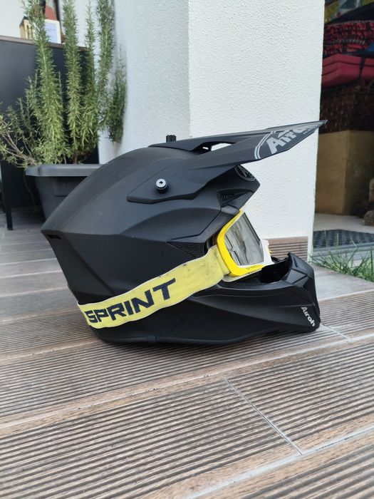Capacete Airoh Wraap + Óculos Blast XR1