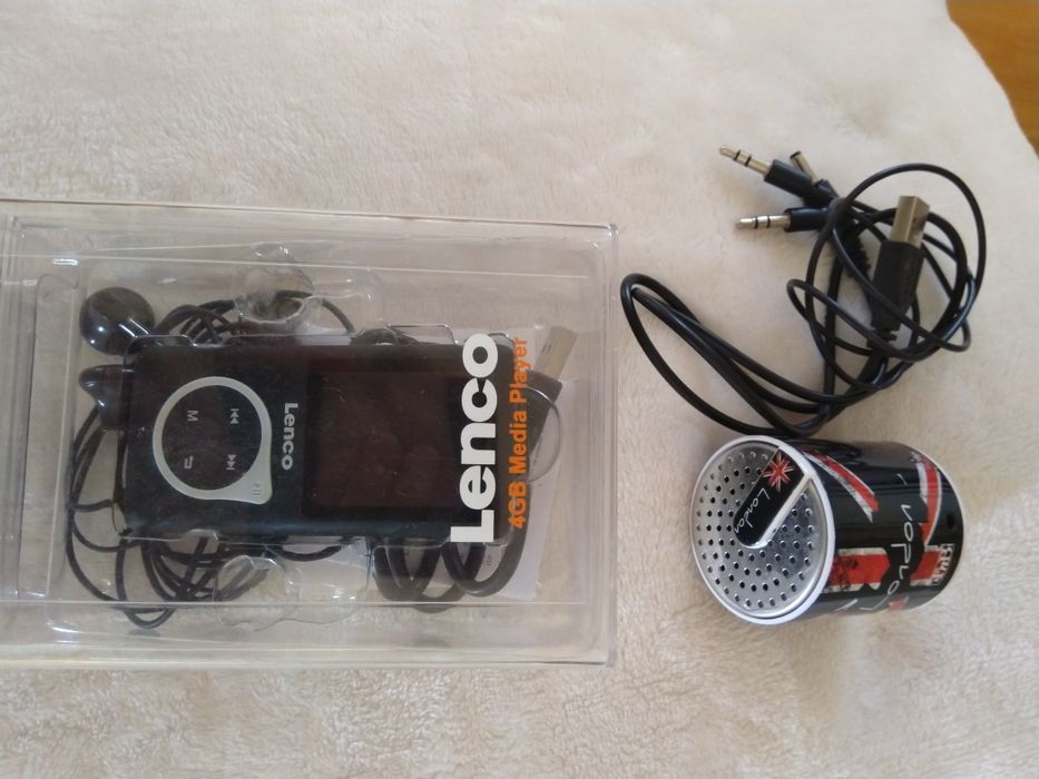 Mp 4 como novo, com oferta de cokuna e auriculares.