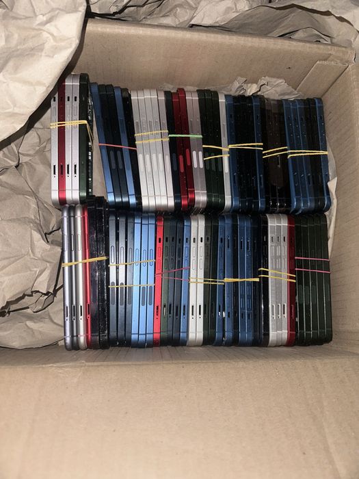 Корпуса iphone оригінальні