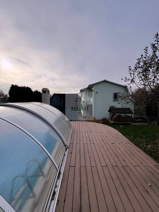 Продам затишний будинок з басейном та зоною відпочинку біля Дністра