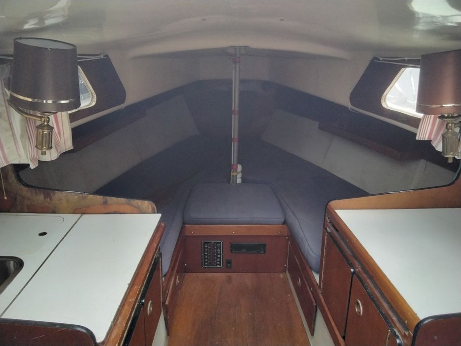 Łódź kabinowa, żaglówka kilowa z wózkiem Victoria