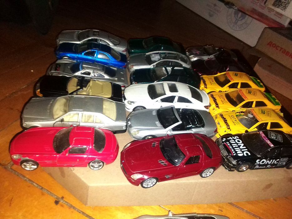 масштабная модель Мерседес целые.под восстановление.или по запчастям