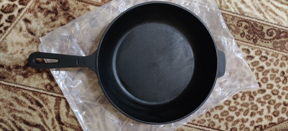 Сковорода чавунна. Нова. 28/6