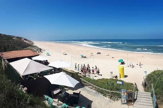 Férias na praia da Légua-Nazaré ( condomínio com Piscina)