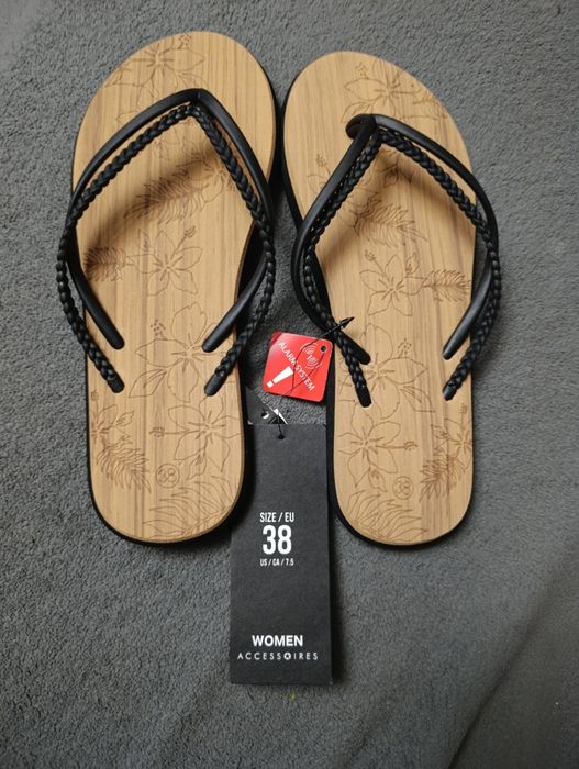 Шлепанцы женские летние.