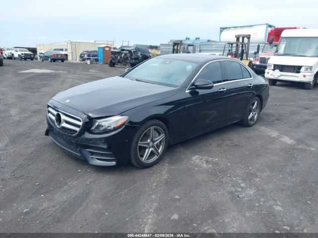 Mercedes-Benz E 300 2017 .