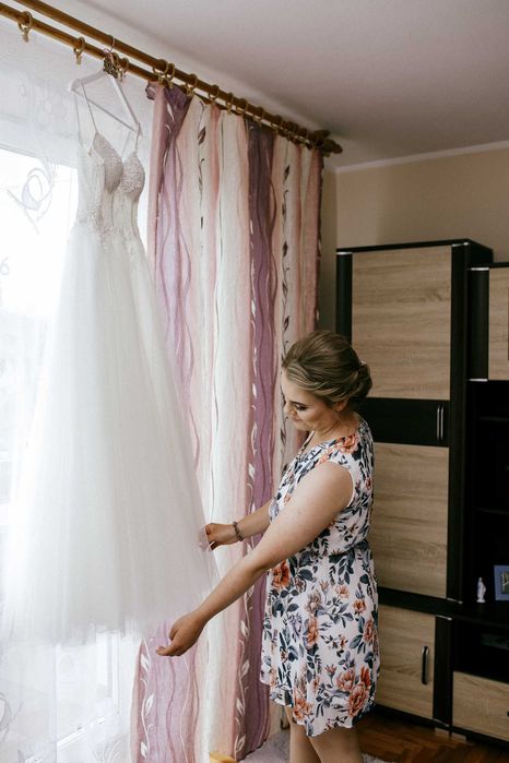 Suknia ślubna z tiulem