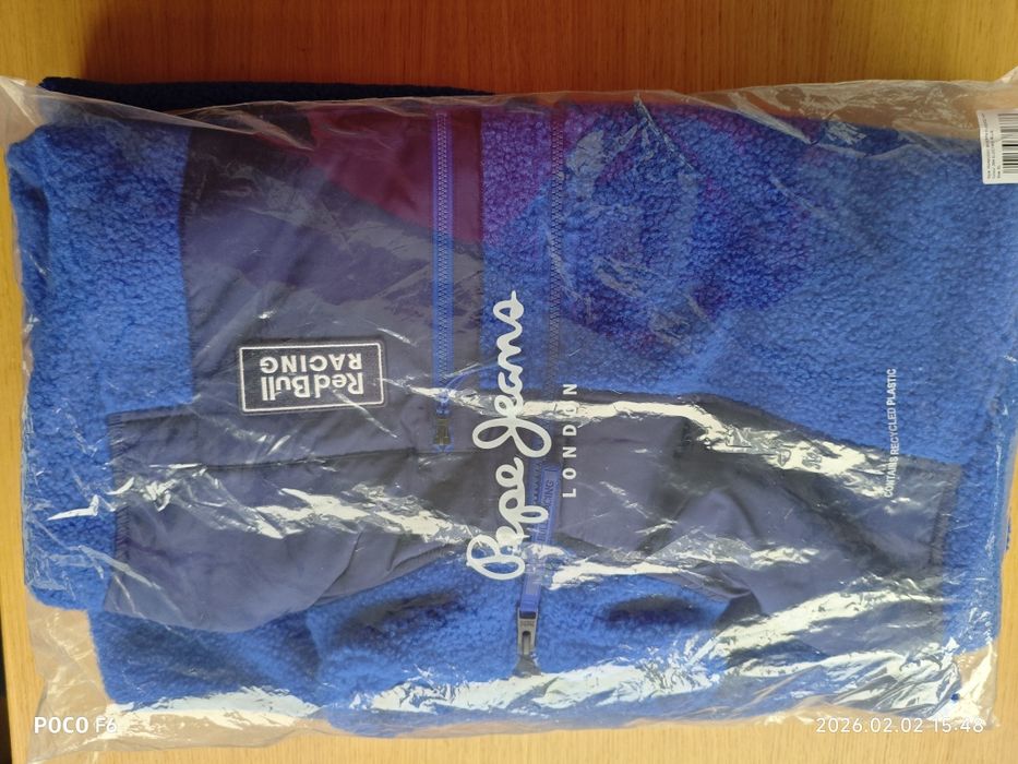 Casaco XL  Red Bull Racing X Pepe Jeans 
3.8
3.8 de 5 estrelas
(4)
S