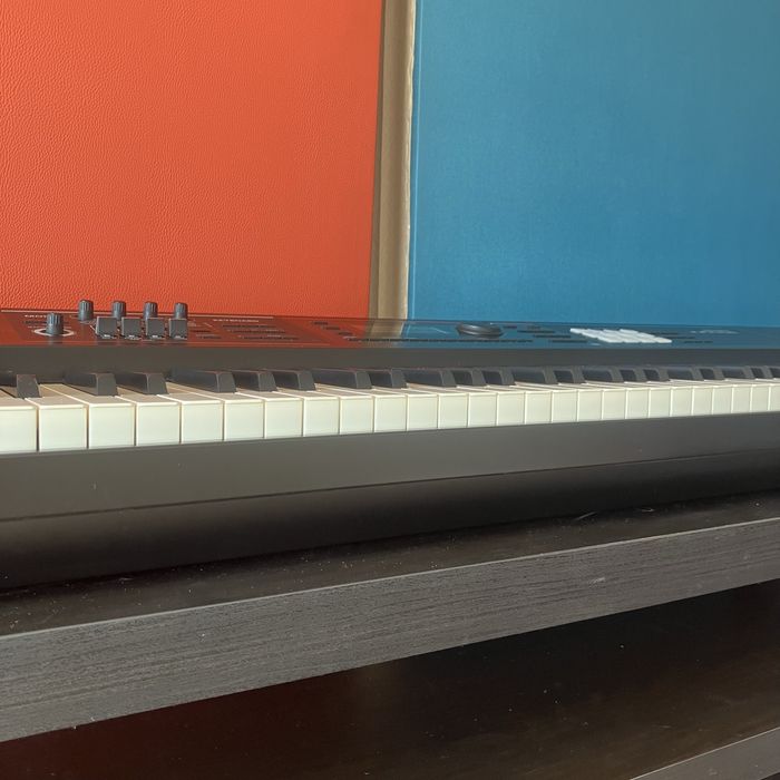 Roland Juno DS88 Piano Sintetizador