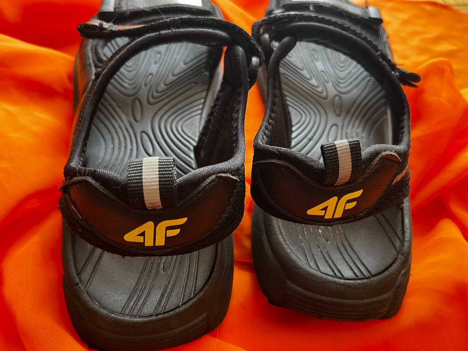 Sandały dziecięce 4F rozmiar 37