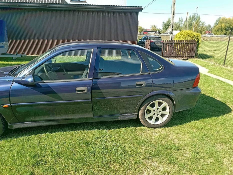 Opel Vectra B 1.8 16V benzyna – 1999 r. – 181 000 km