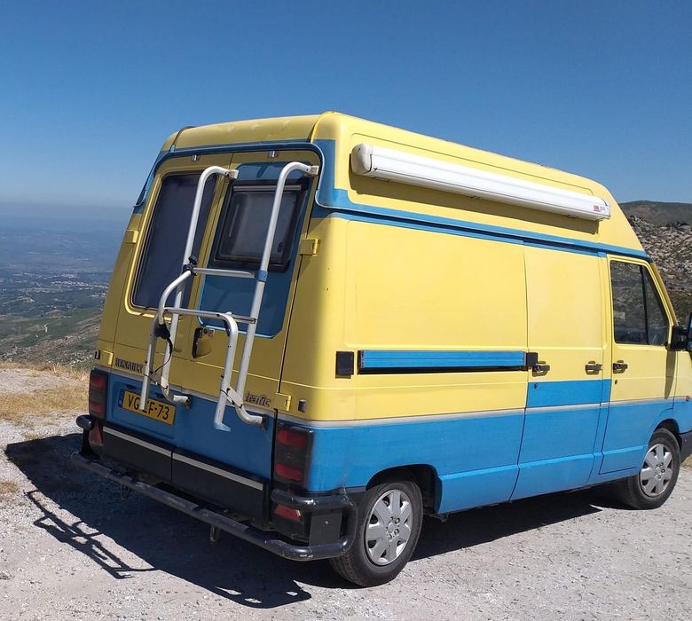 Renault Trafic 1995 with Dutch number plates