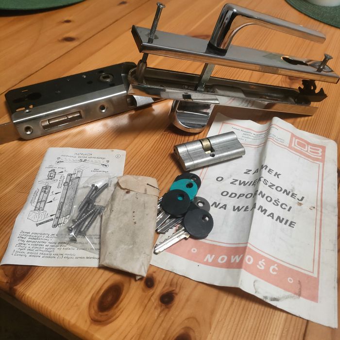 Zamek do drzwi wejsciowych LOB