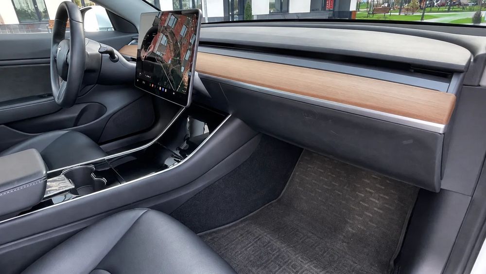 Tesla Model 3 Tesla Model 3 | 2018 | Dual Motor AWD | 75 kWh | Premium