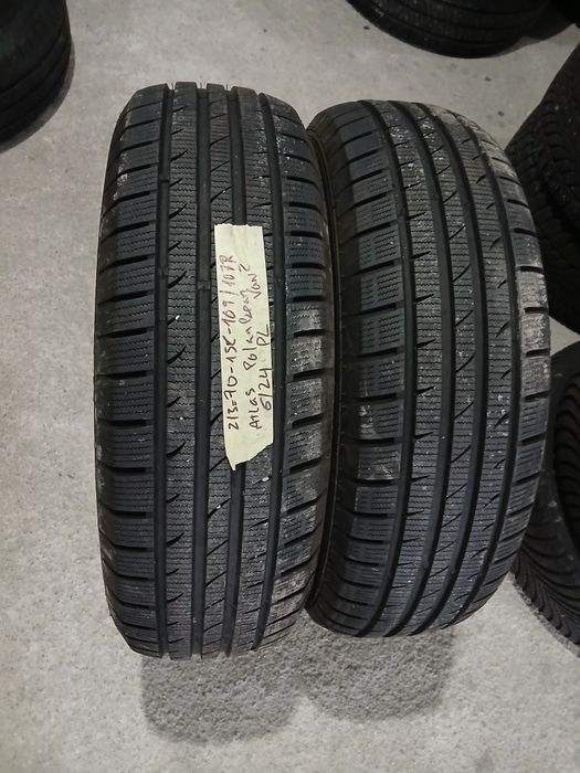 2 Pneus 215/70R15 C seminovos