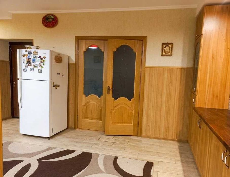 Продаж будинку в центрі Винник