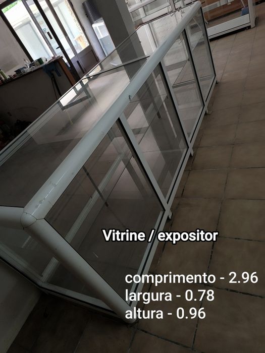 Balcão/ vitrine/ expositor (vendo o conjunto ou individualmente)