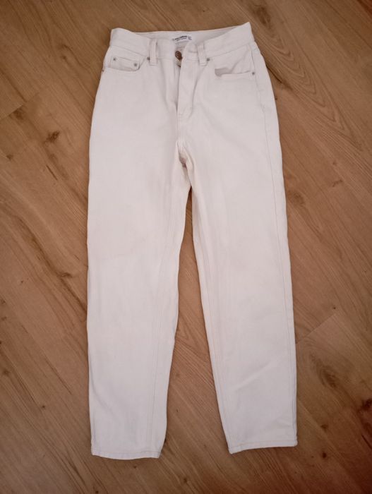 Jeansowe kremowe jasne spodnie pull and bear 34