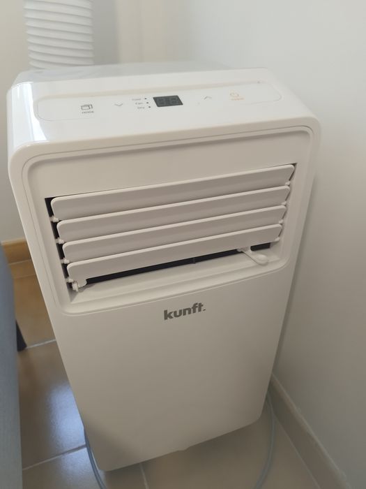 Ar condicionado portáti Kunft 8000 BTU com 1 mês de uso
