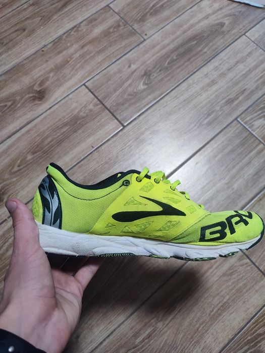 Бігові кросівки Brooks T7