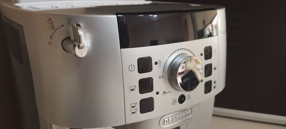 Magnífica S cinza Delonghi