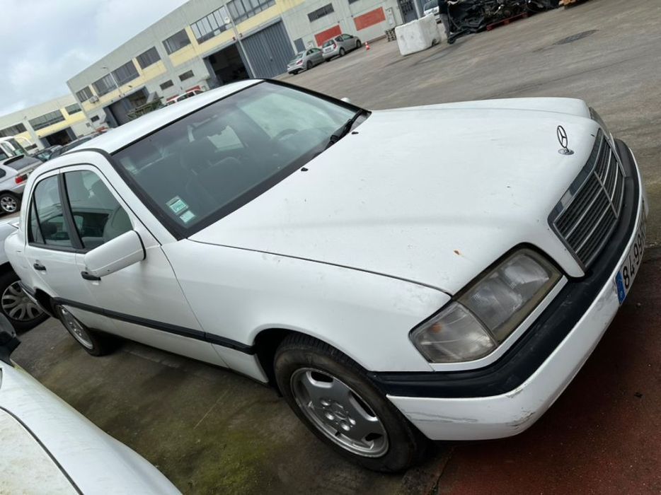 Mercedes Class C W202 de 1996 para peças