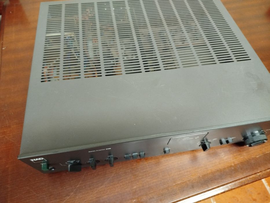 Amplificador integrado NAD 3130