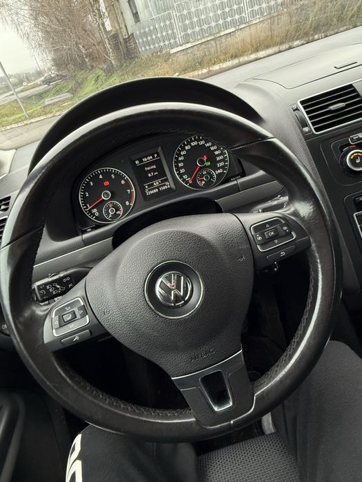 Volkswagen Touran  Фольксваген Тауран