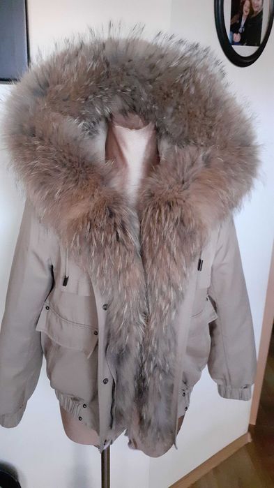 Kurtka bomberka z futrem jenota