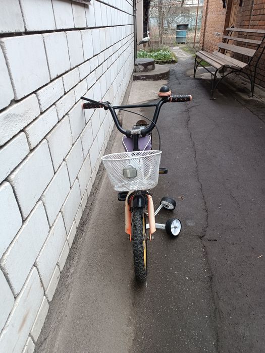 Дитячий велосипед.
