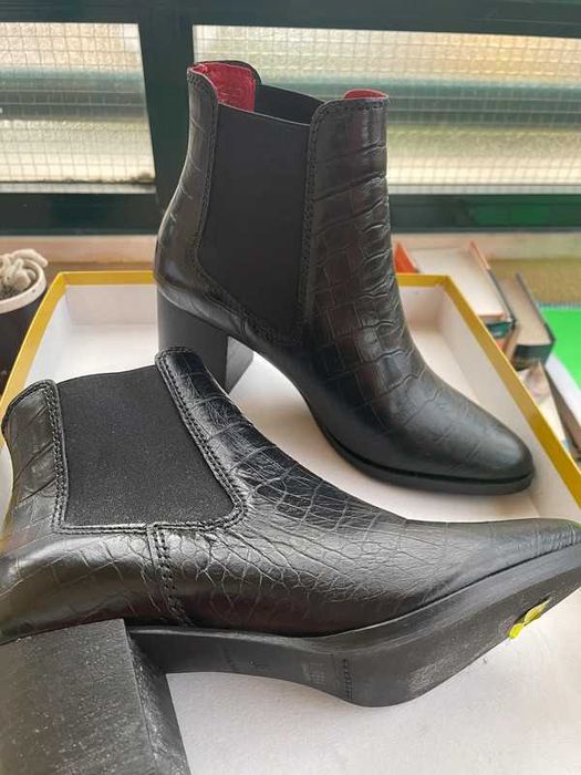 Botins couro preto Eureka 35
