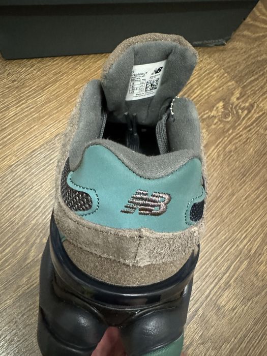 Кросівки New Balance 9060 Beef & Broccoli розмір 39