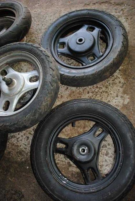 Колесо на скутер Honda dio або садову тачку для господарства