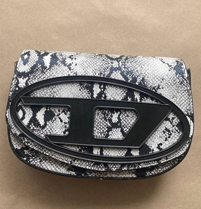 Продам.якісну сумочку