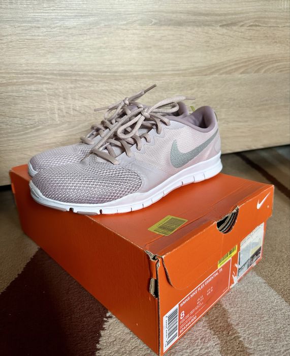 Кросівки Nike Flex Essential, 39 р.