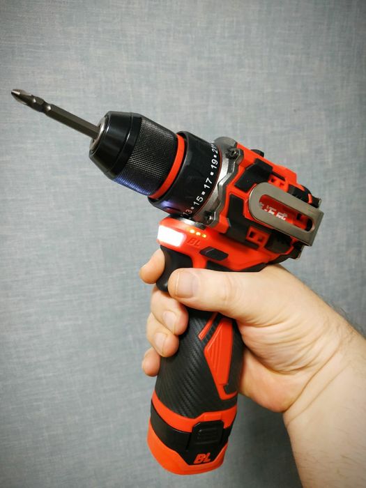 Безщеточная дрель шуруповерт