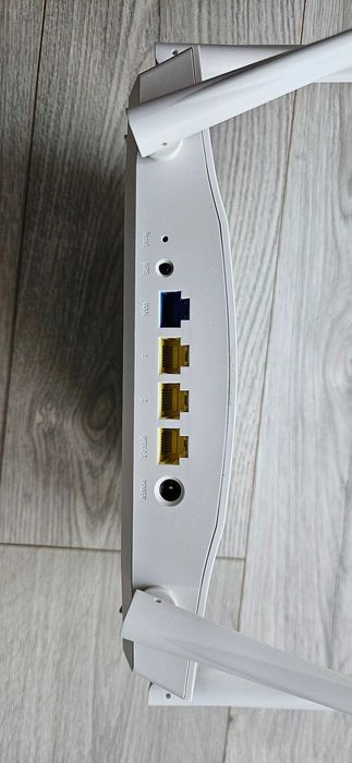 Router Tenda RX3 1800AX Wifi 6 w b. dobrym stanie