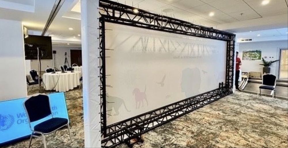 Оренда банера,банерна конструкція,оренда подіуму,сцена з банером,ферми