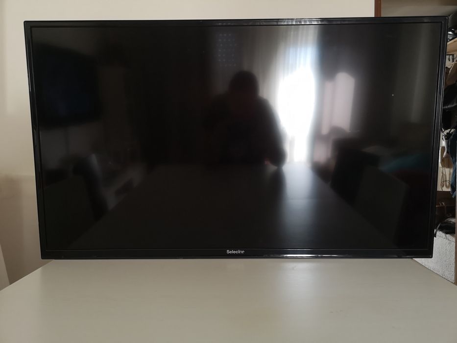 Tv selecline 40" 103 cm