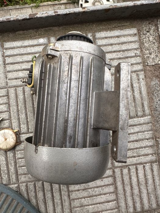 Электродвигун 60W, электродвигатель