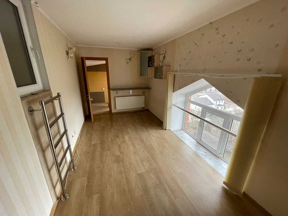 Центр Спаська офіс в бізнес-центрі 238 кв.м. ремонт ціна 150 тис.у.о.