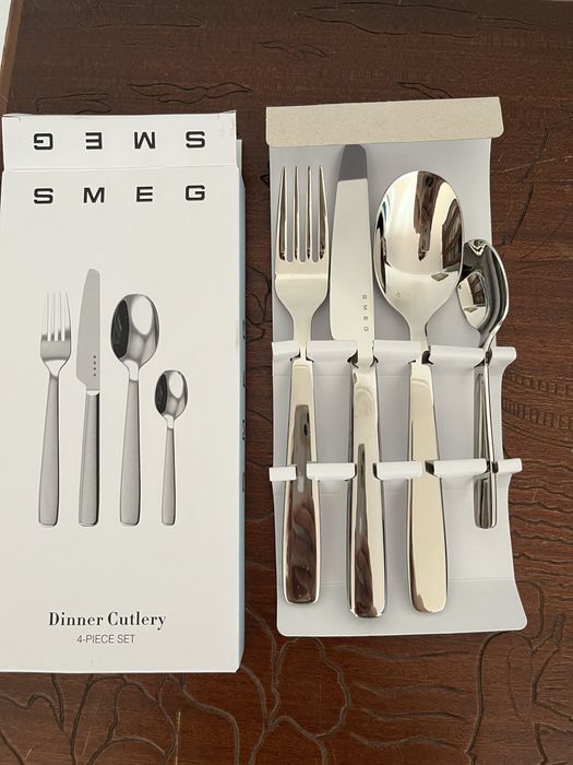 Conjunto de talheres Smeg – 4 peças