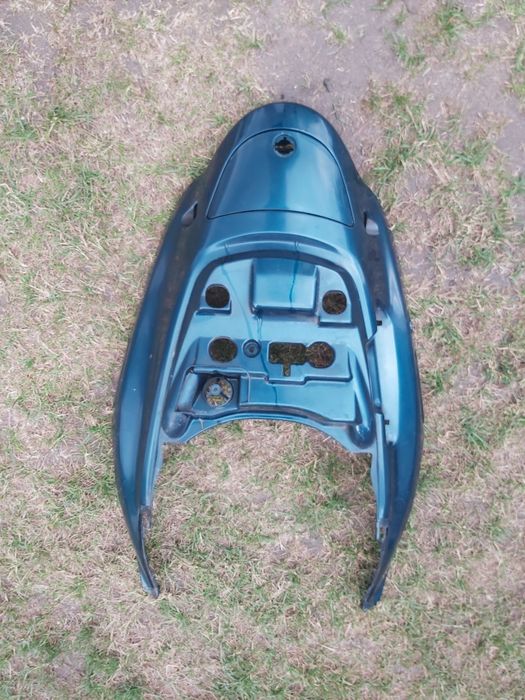 Suzuki burgman an 125 plastik zadupek tył