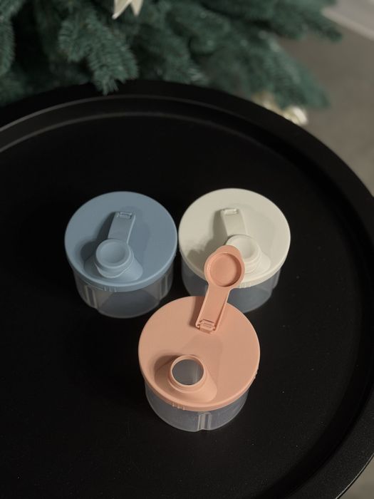 Контейнер для дитячої суміші, новий , на 4 відділла