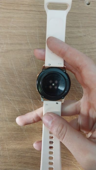 Продаю смарт годинник samsung galaxy watch active