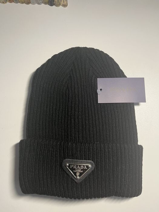 czapka zimowa prada