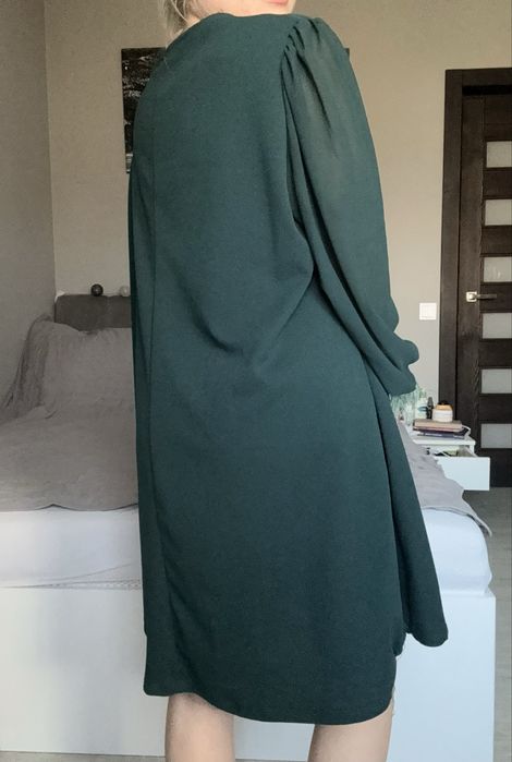 Sukienka luźna elegancka z piórami